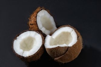 Fruto do coco aberto
